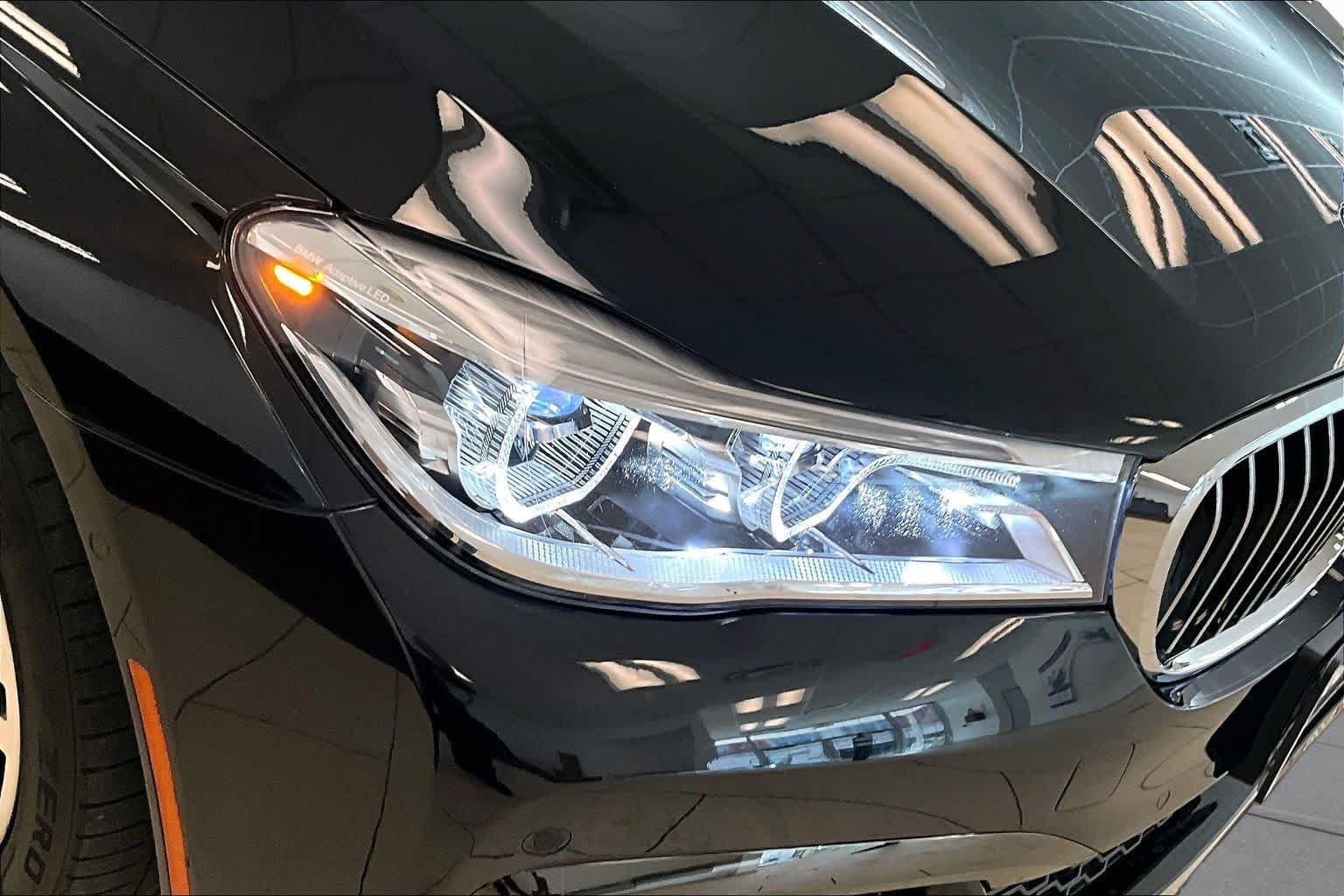 Used 2019 Black Sapphire Metallic BMW 750i image 24