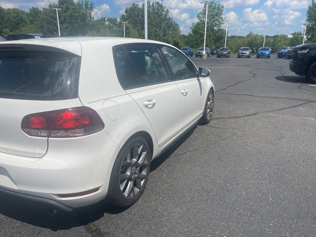 Used 2013 White Volkswagen  image 9