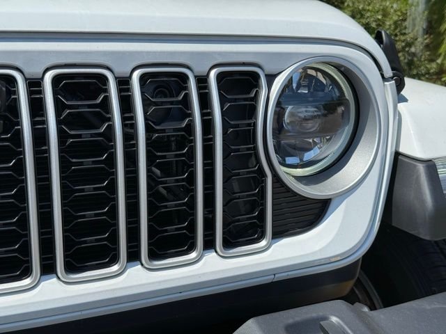 2025 Jeep Wrangler 4-Door Sahara - Photo 3