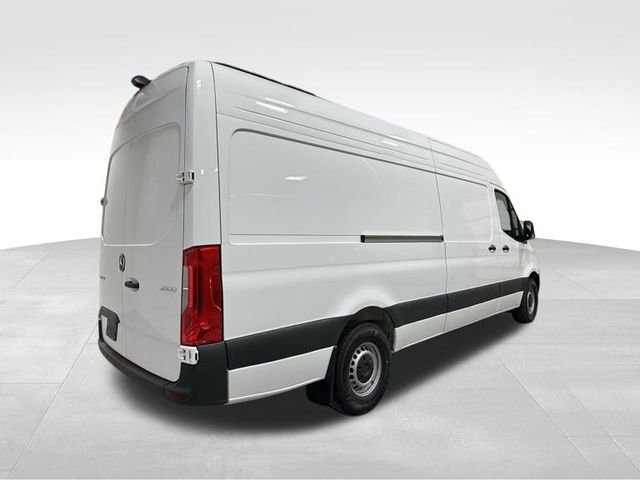 New 2026  Mercedes-Benz Cargo 170 WB image 6