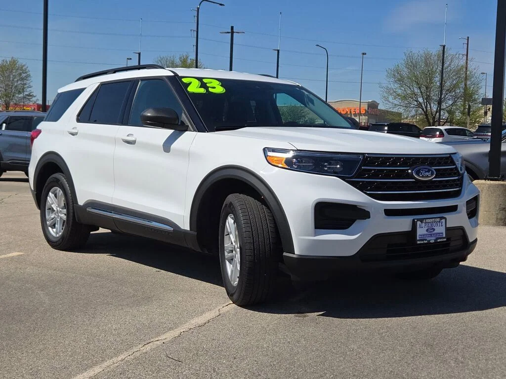 Certified Used 2023 Oxford White Ford XLT image 5