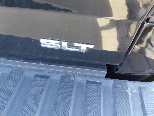 Used 2018 Black GMC SLT image 31