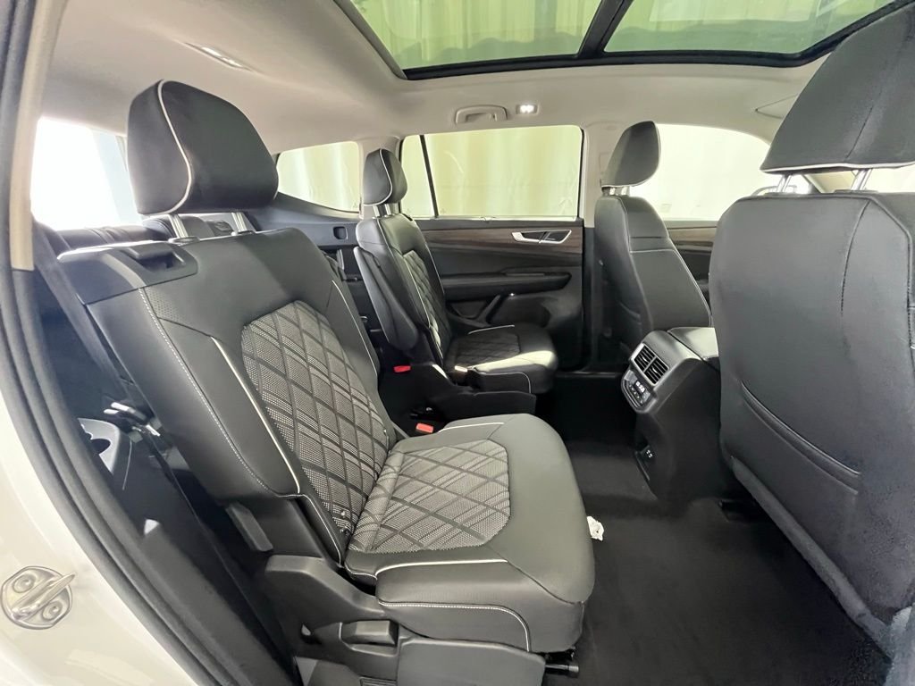 New 2026 White/off-white Volkswagen 2.0T SEL Premium R-Line image 25