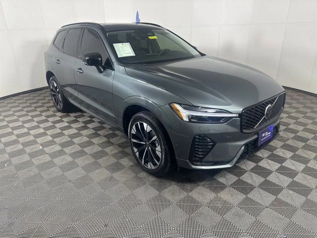 2026 Volvo XC60 B5 Plus Dark AWD's photo