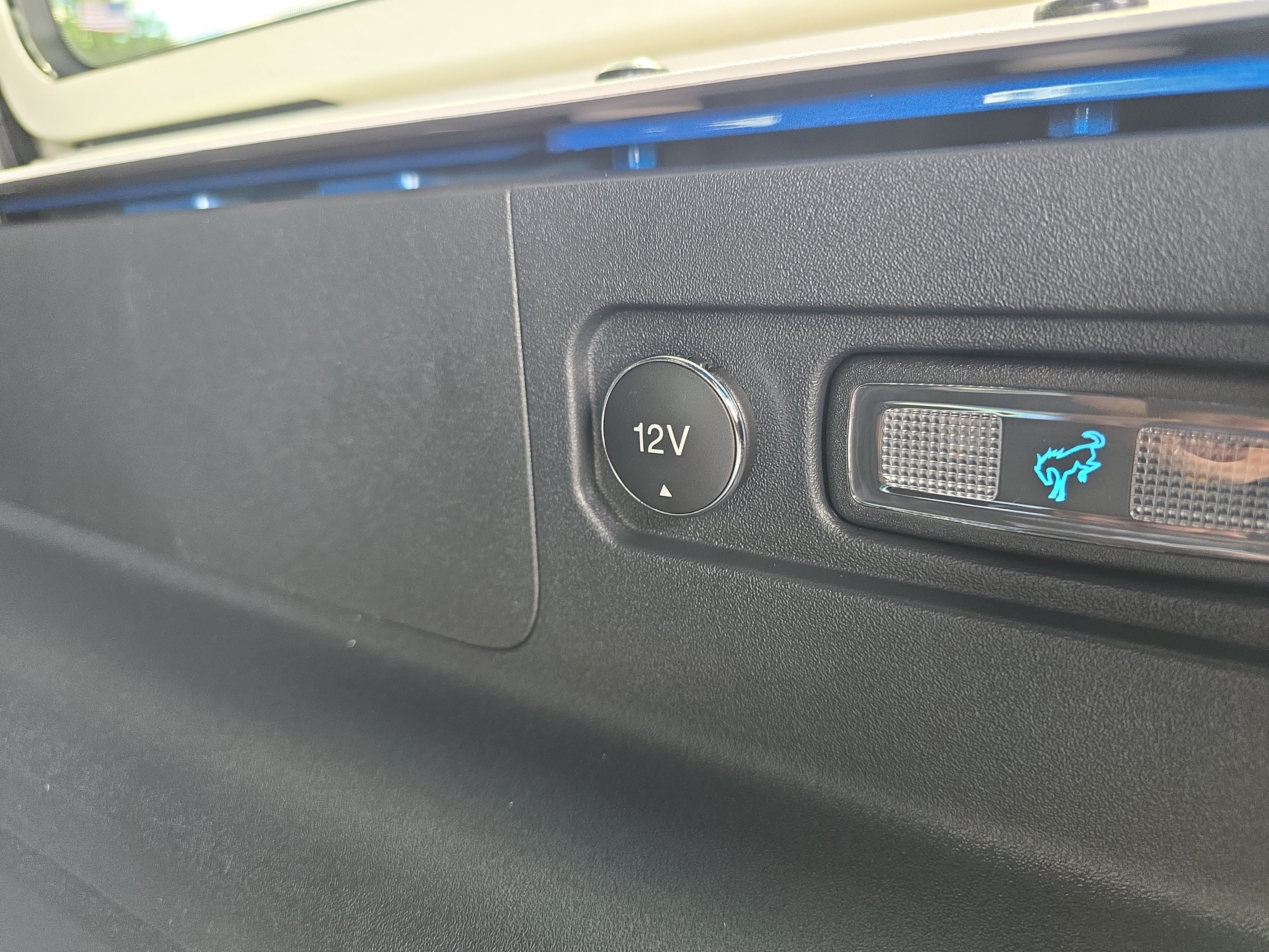 New 2026 Velocity Blue Metallic Ford Badlands® image 9
