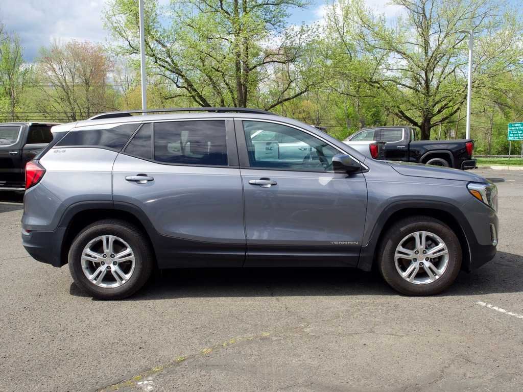 Used 2021 Satin Steel Metallic GMC SLE image 5