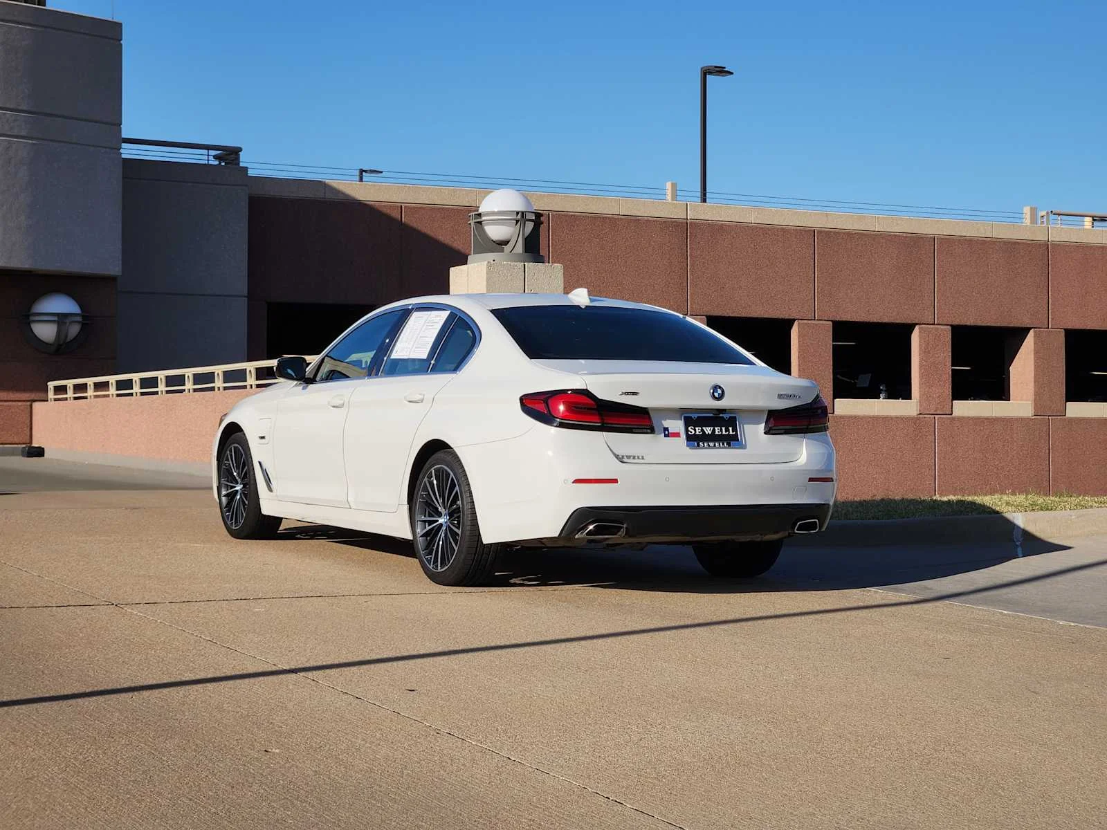 Certified Used 2023 Alpine White BMW 530e xDrive image 3