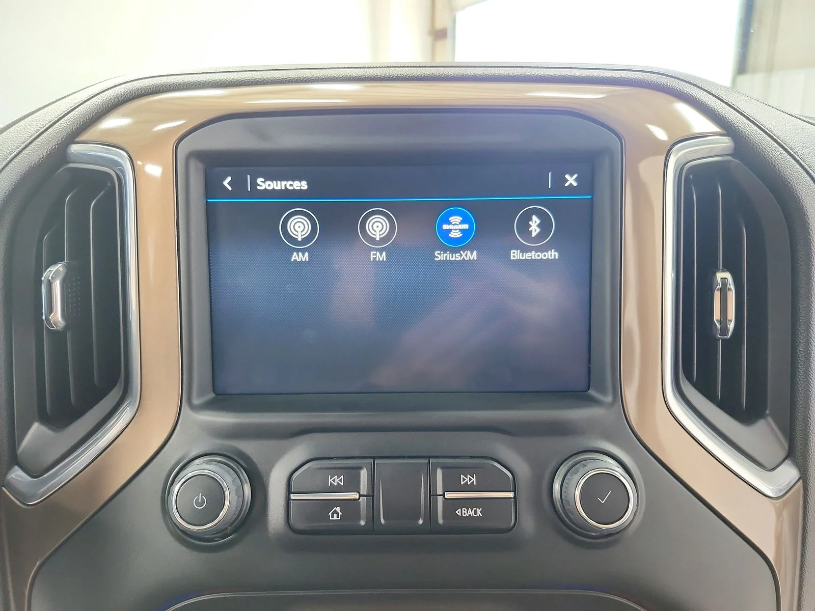 Used 2022 Gray Chevrolet High Country image 28