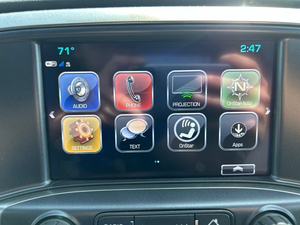 Used 2018 SUMMIT WHITE Chevrolet LT image 27