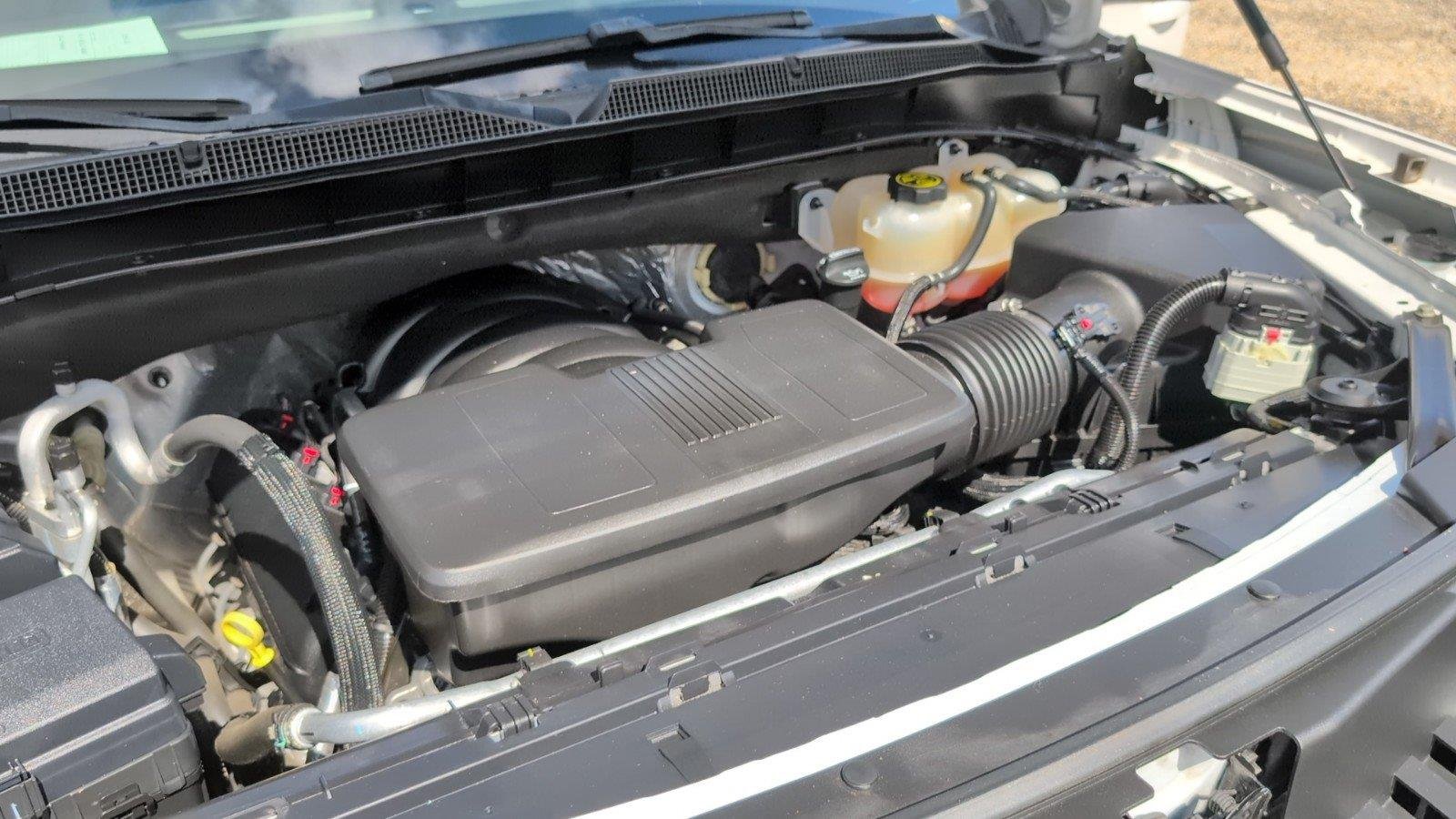 Used 2023 SUMMIT WHITE Chevrolet Z71 image 12