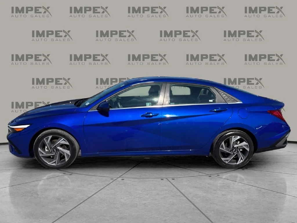 Used 2025 Blue Hyundai SEL Convenience image 2