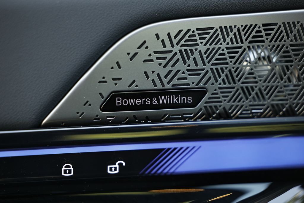 New 2027 Brooklyn Grey Metallic BMW 530i xDrive image 16