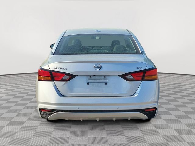 Certified Used 2024 Brilliant Silver Metallic Nissan 2.5 SV image 4