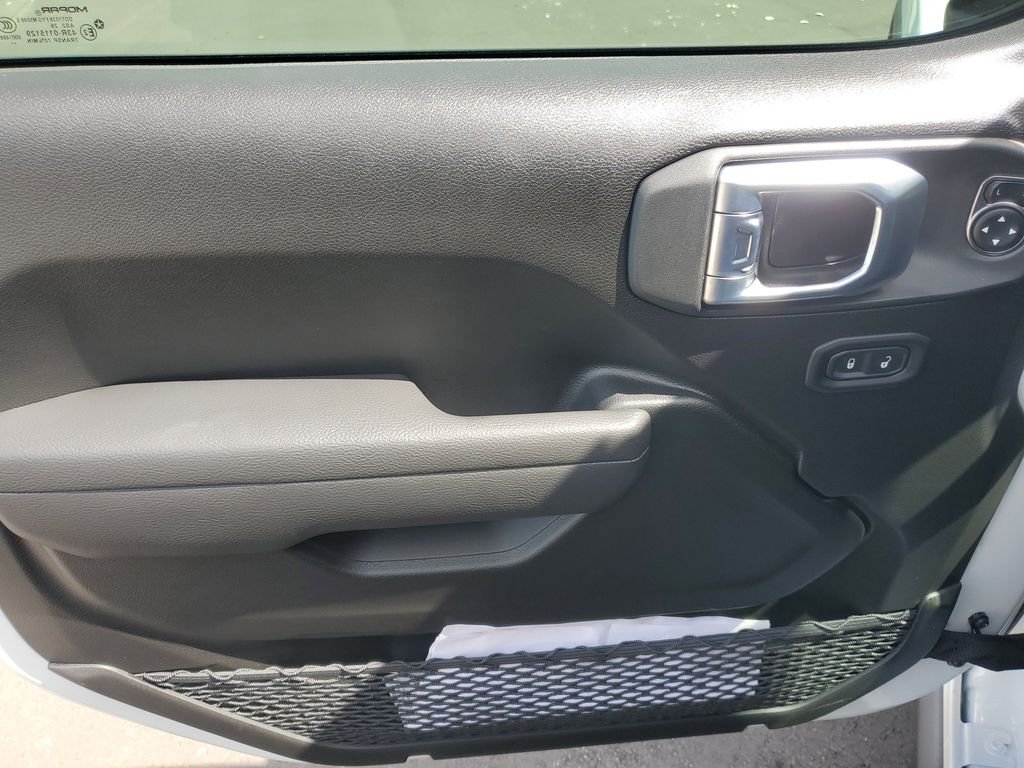 New 2026 Bright White Clearcoat Jeep Mojave image 11