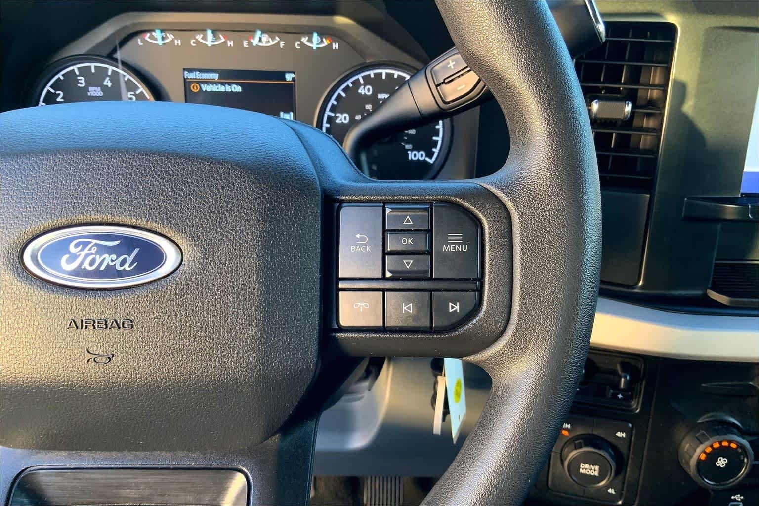 Used 2025 Agate Black Metallic Ford F-250 Pickup XLT image 25