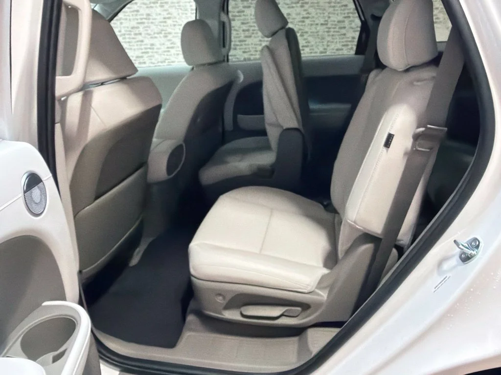 New 2027 Creamy White Pearl Hyundai SEL image 18