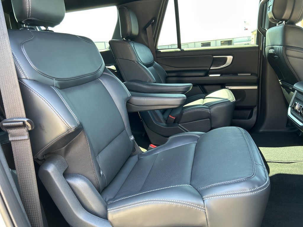 New 2026 Oxford White Ford Platinum image 47