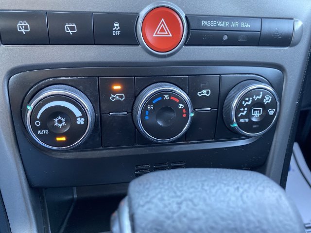 Used 2014 Arctic Ice Chevrolet LT image 17