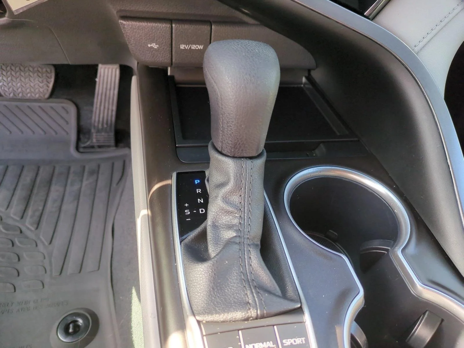 Used 2024 Midnight Black Metallic Toyota LE image 12