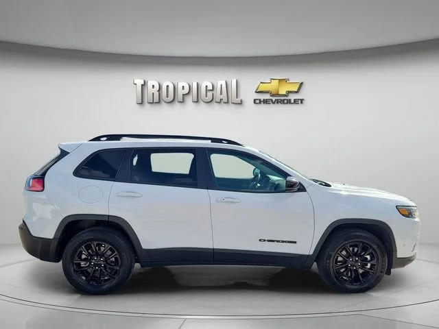 Used 2023 White Jeep Altitude Lux image 6