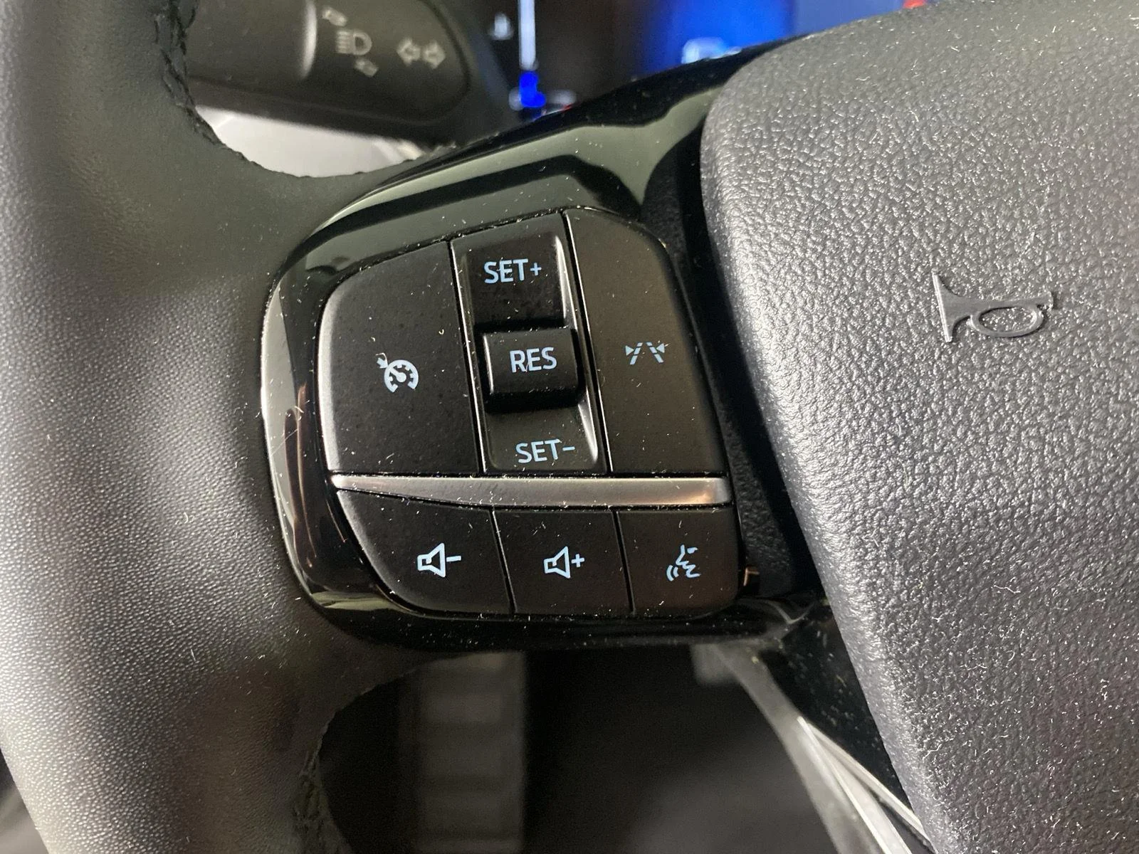 Used 2023 Iconic Silver Ford Active image 15
