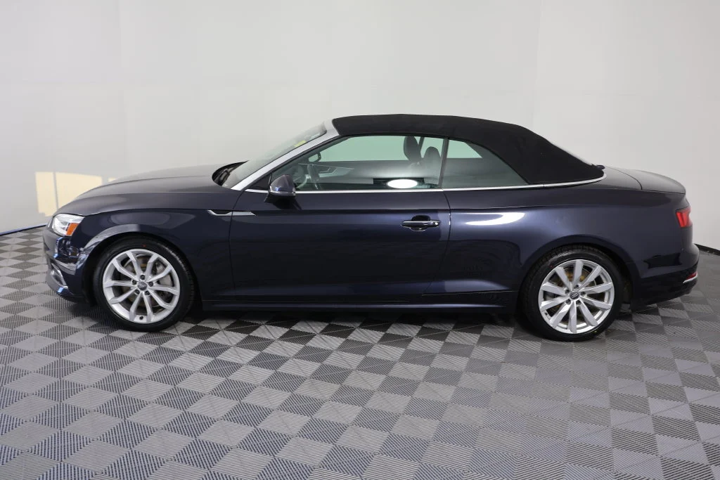 Used 2018 Moonlight Blue Audi 2.0T Premium image 5
