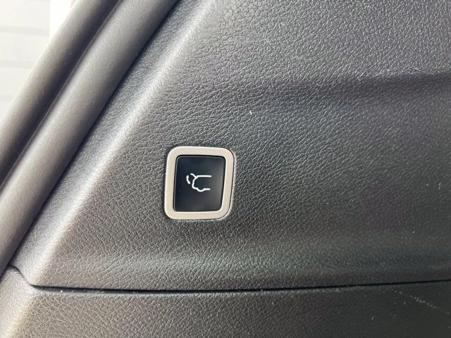 Certified Used 2025 White Chrysler Limited image 39