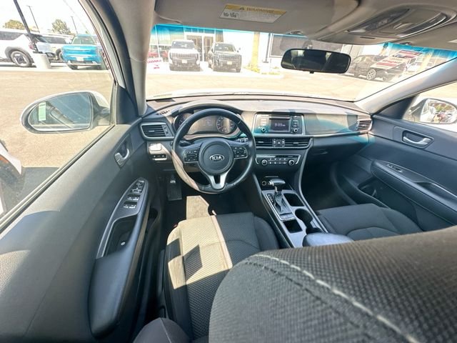 Used 2016 White Kia LX image 24