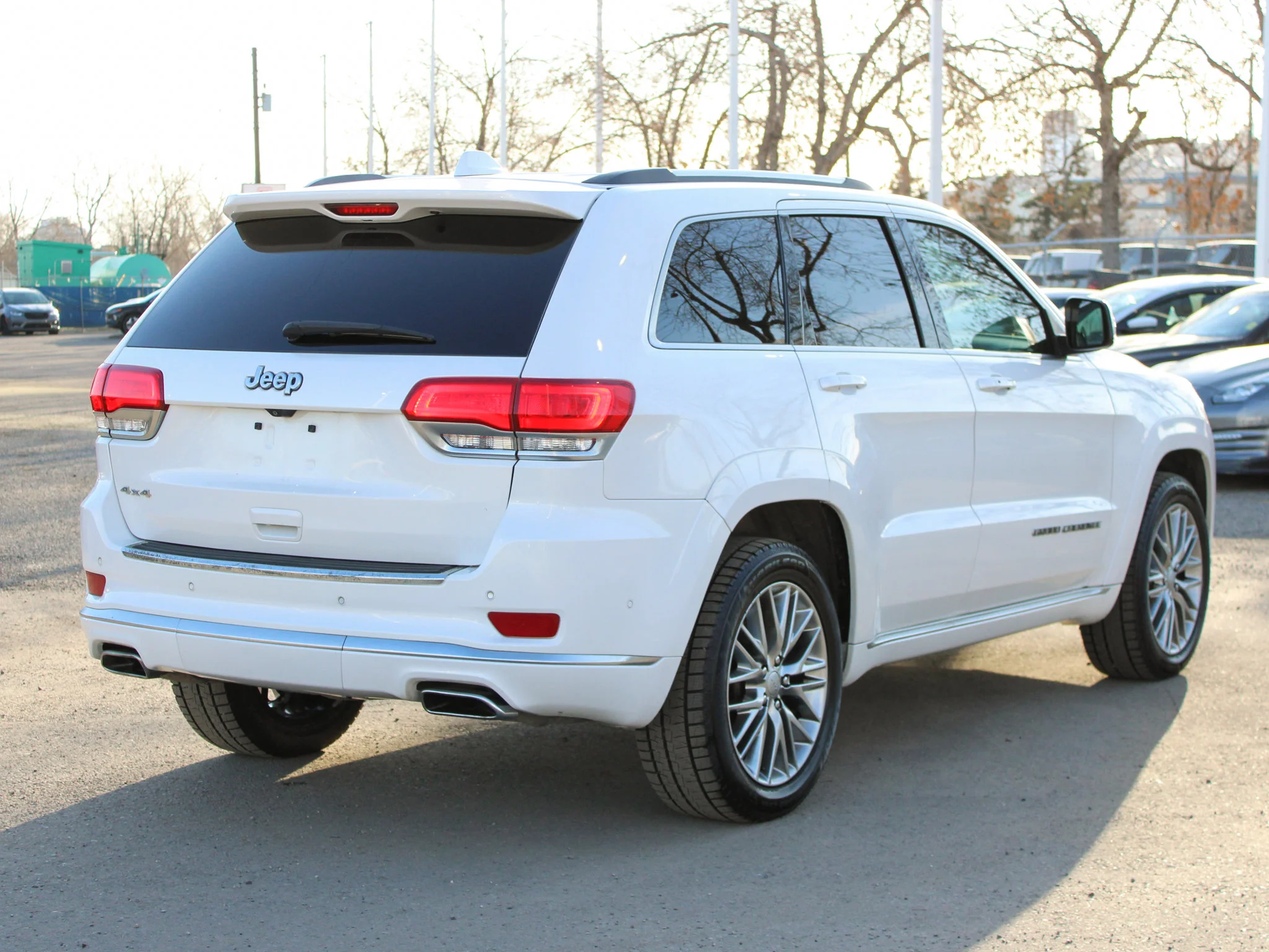 Certified Used 2018 White Jeep Summit * Mechanic Special | Winter Tires | Skid Plates | Harman/Kardon | Adaptive Cruise image 13