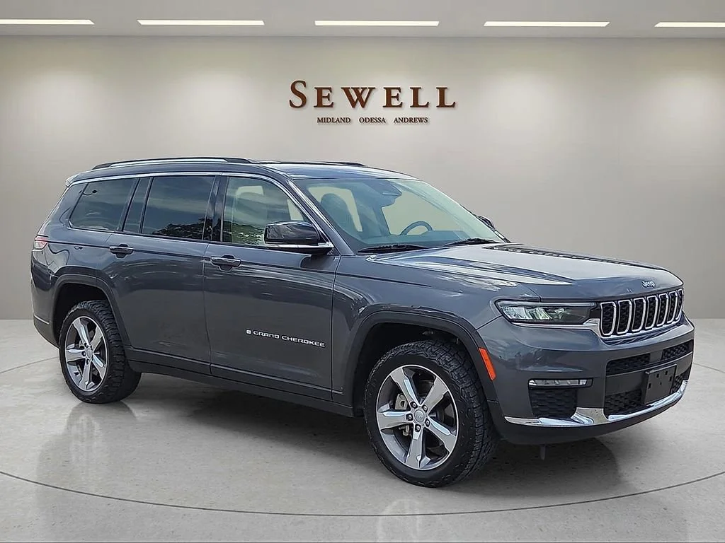 Used 2021  Jeep Limited image 6