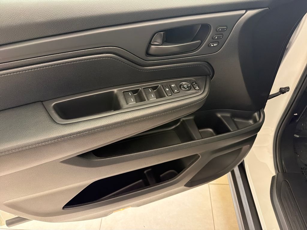 Used 2024  Honda EX-L image 11