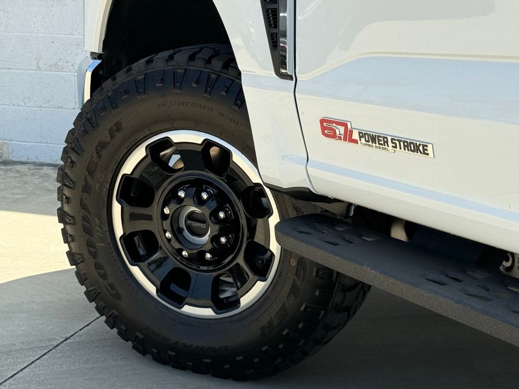 New 2026 Star White Metallic Tri-Coat Ford F-250® Lariat® image 15
