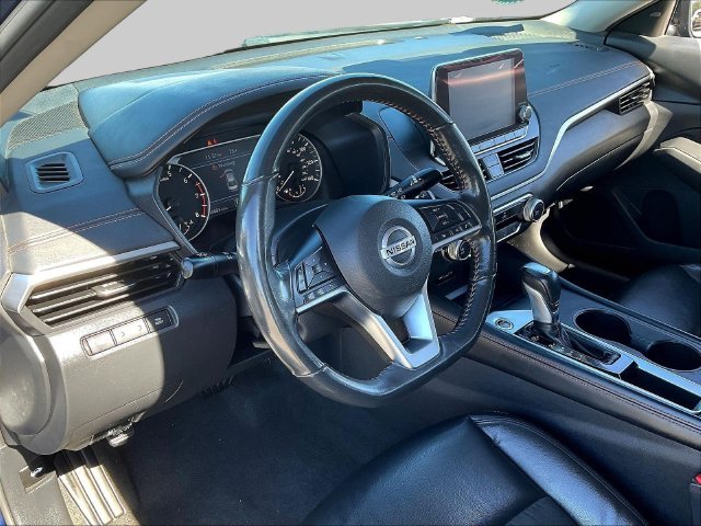 Used 2022 Blue Nissan 2.5 SR image 17