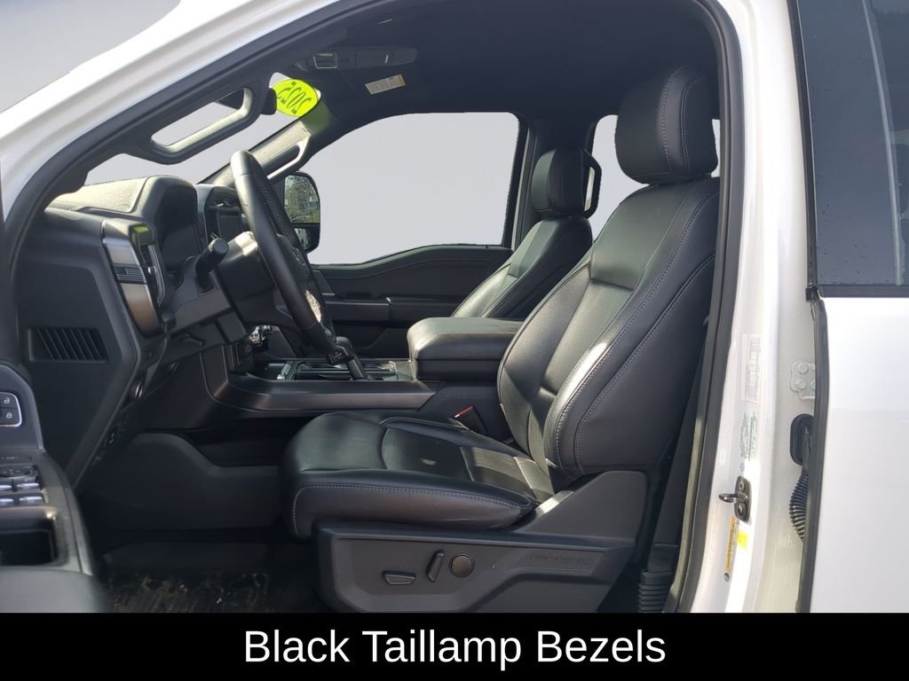 Used 2025  Ford Lariat image 12