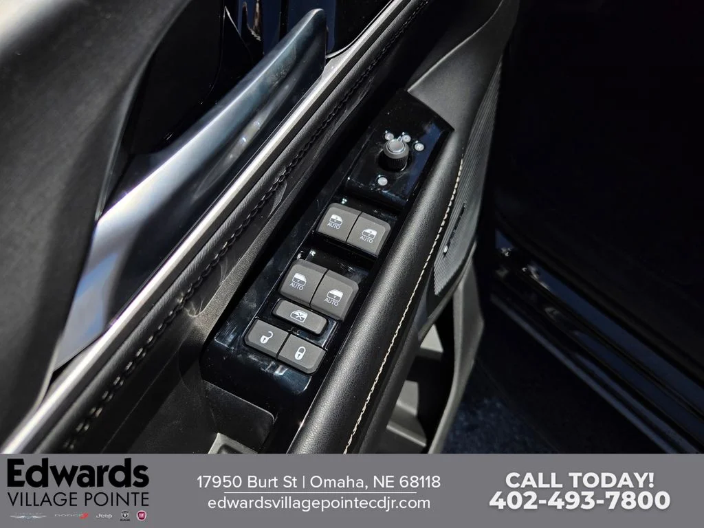 New 2026 High Gloss Black Exterior Paint Jeep Limited Altitude image 10