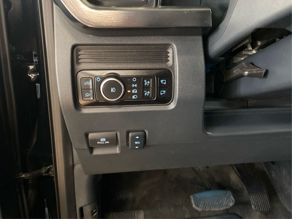 Used 2025 Black Ford Lariat image 13