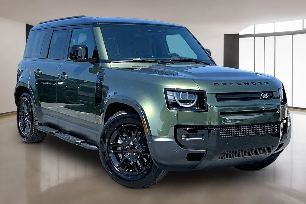 New 2026 Green Land Rover S image 2