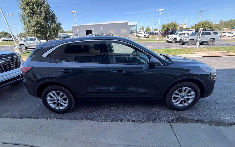 Certified 2022 Ford Escape SE with VIN 1FMCU9G65NUB87568 for sale in Marion, IA