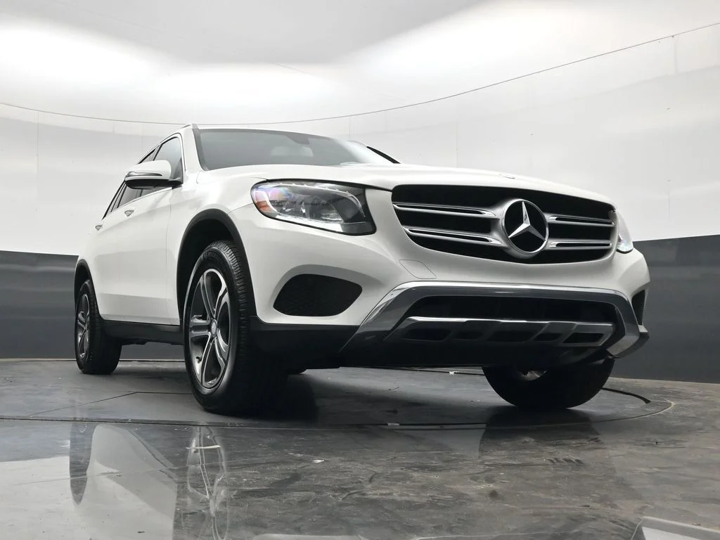 Used 2016  Mercedes-Benz GLC 300 image 44