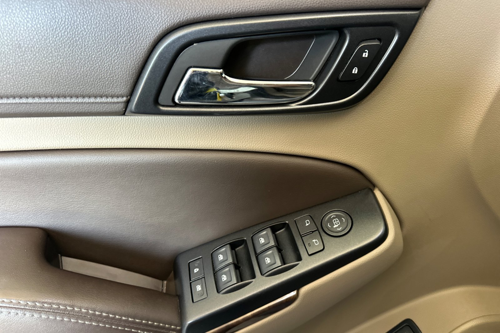 Used 2019 Gray Chevrolet LT image 10