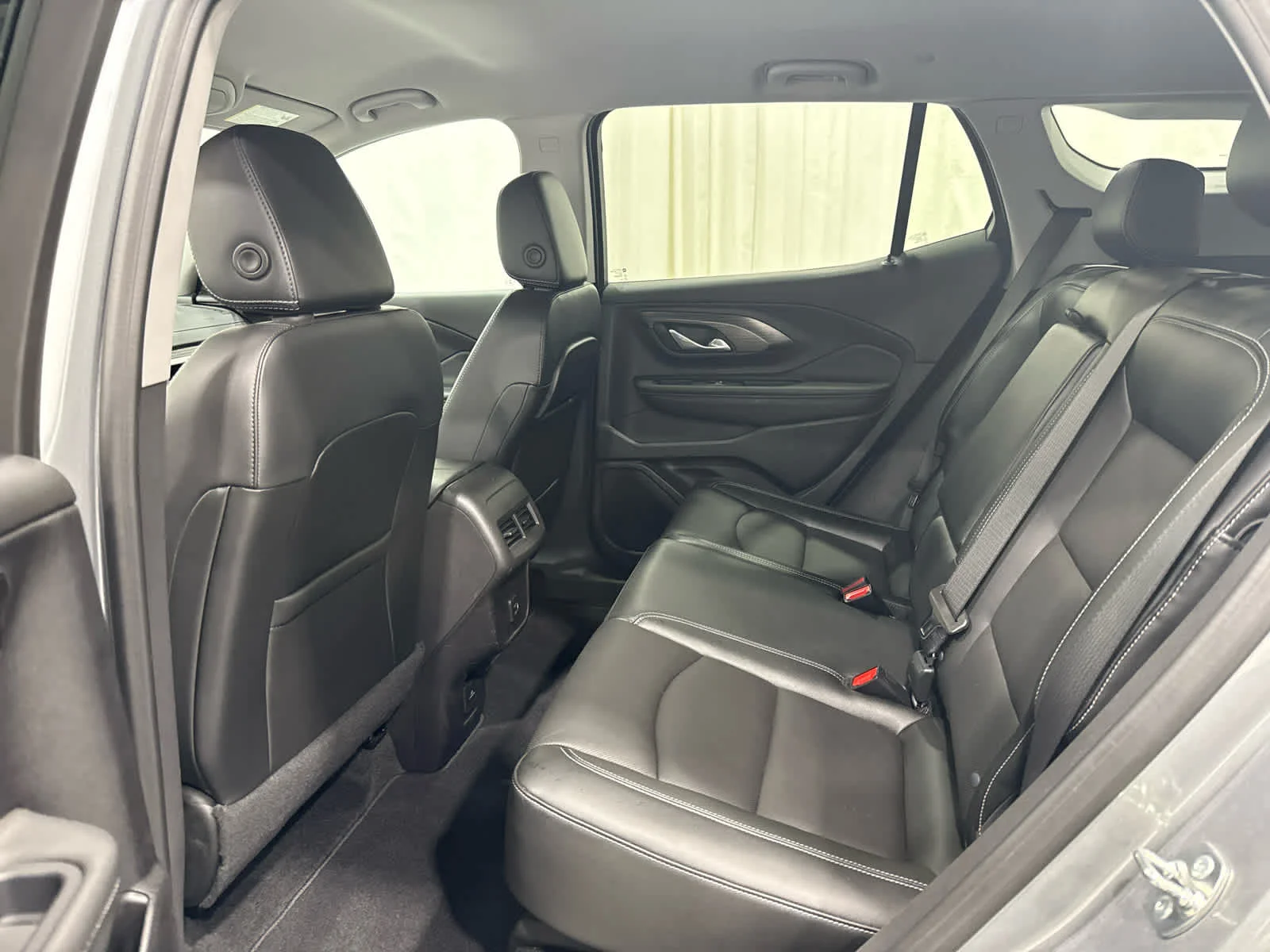Used 2024 Sterling Metallic GMC SLT image 12
