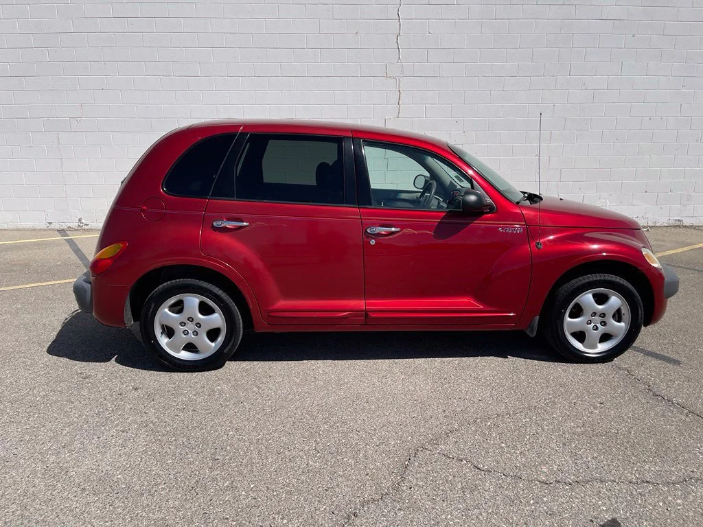 Used 2001 Red Chrysler  image 9