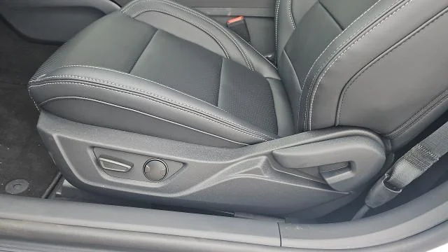 New 2026 Oxford White Ford GT Premium image 31