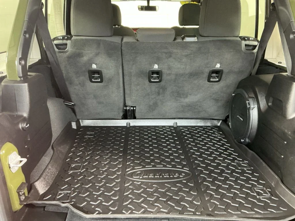 Used 2022 Green Jeep Unlimited Rubicon image 15