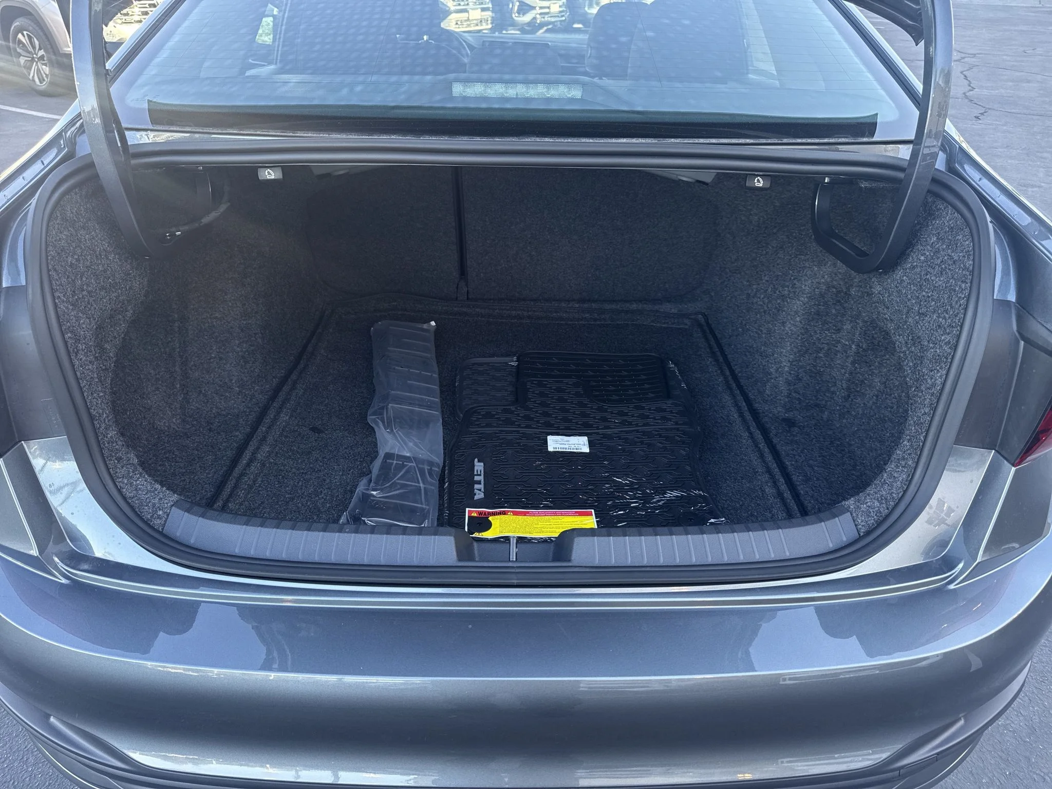 New 2027 Platinum Gray Metallic Volkswagen S image 33