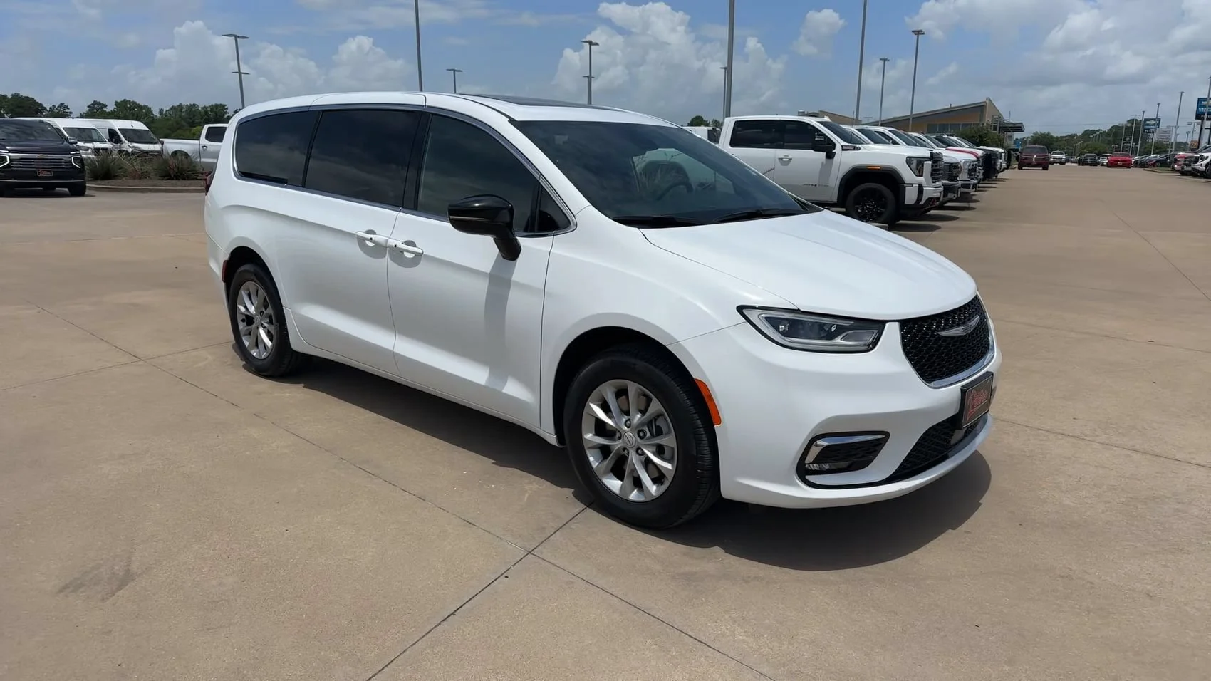 Used 2026 Bright White Clearcoat Chrysler Limited image 3