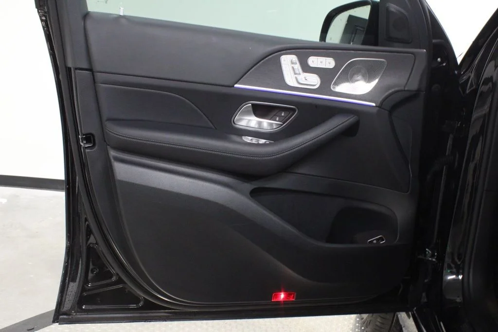 Used 2025 Black Mercedes-Benz GLS 450 image 17