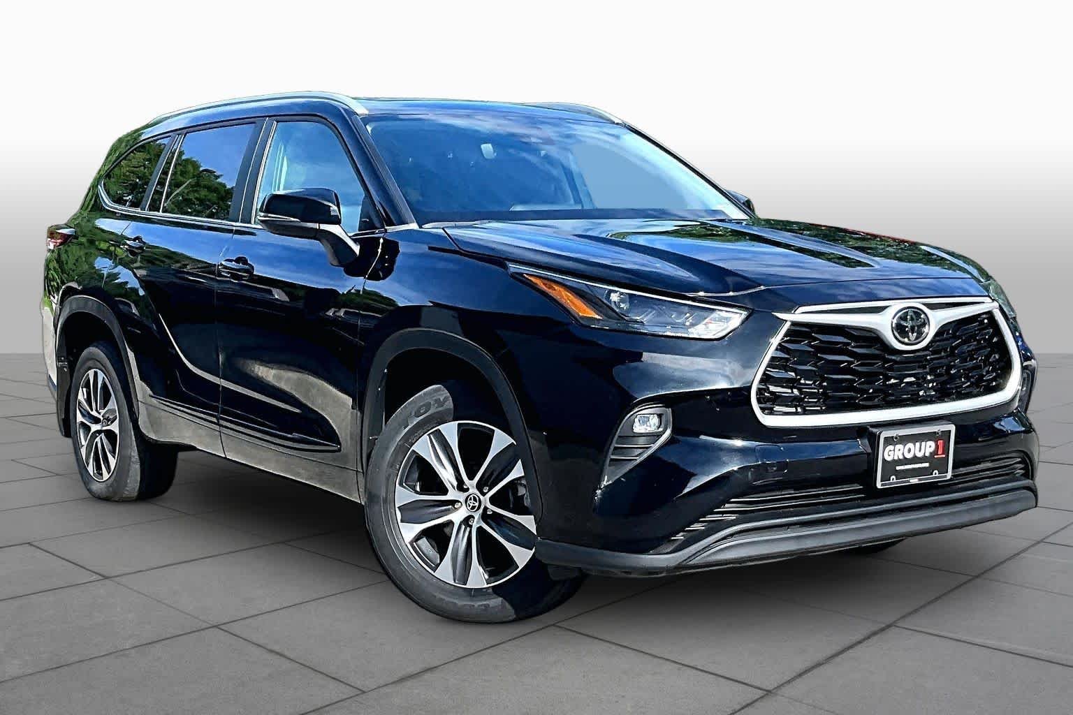 Used 2023 Midnight Black Metallic Toyota XLE image 3