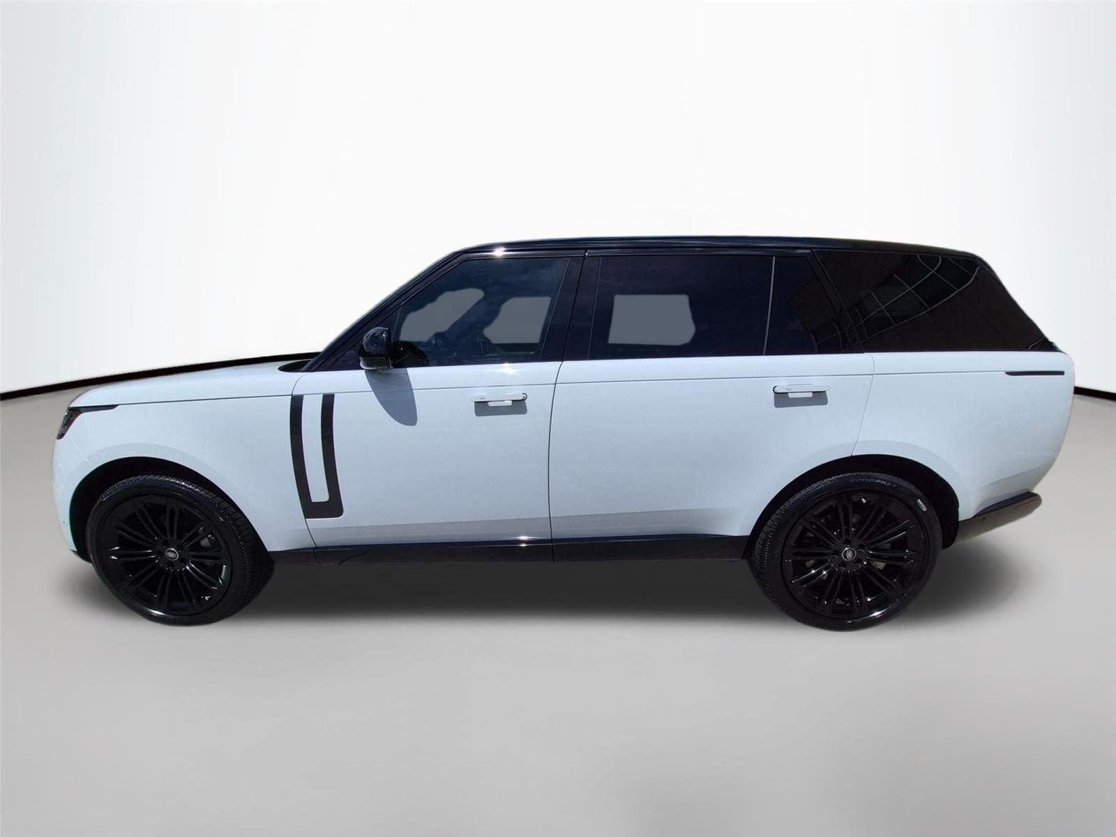 Used 2025 Fuji White Land Rover SE image 8