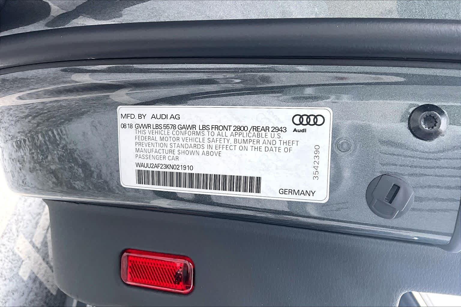 Used 2019 Mythos Black Metallic Audi Premium Plus image 32